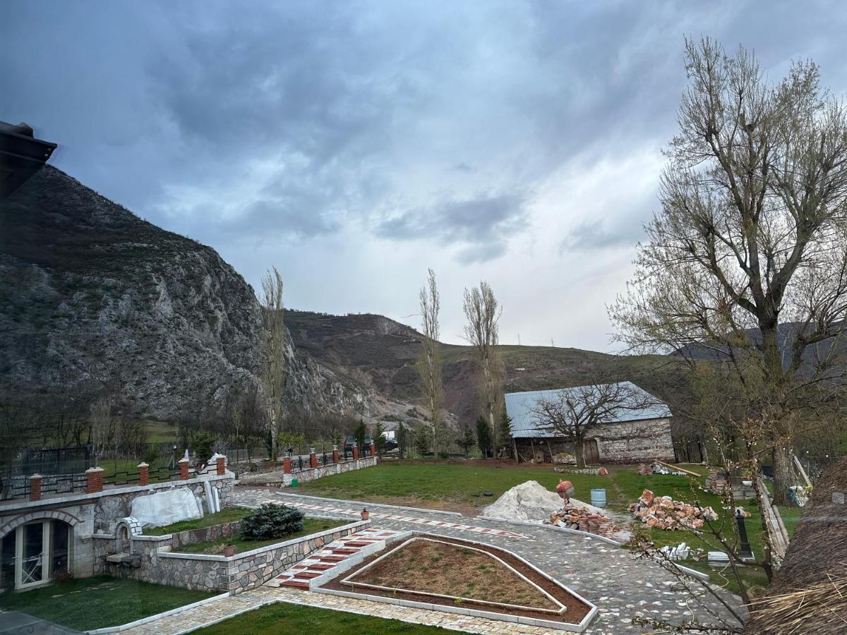 Hotel Bujtina Gjana Kukes Exterior foto