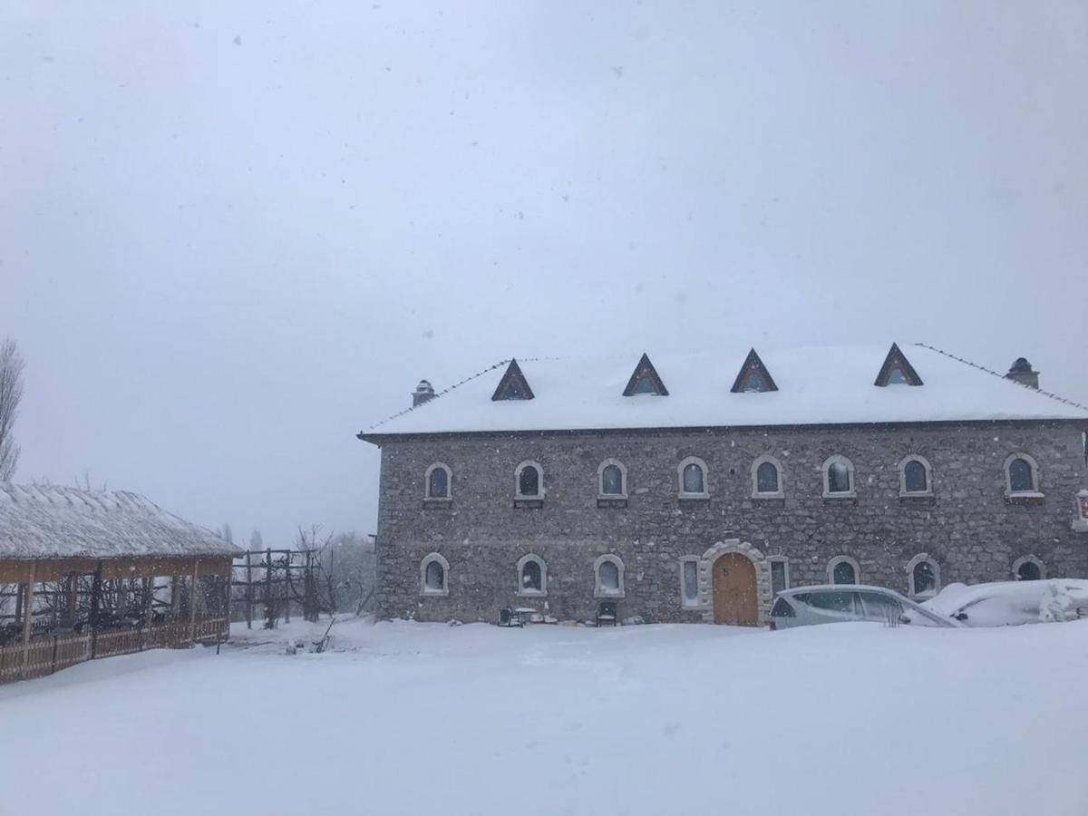 Hotel Bujtina Gjana Kukes Exterior foto